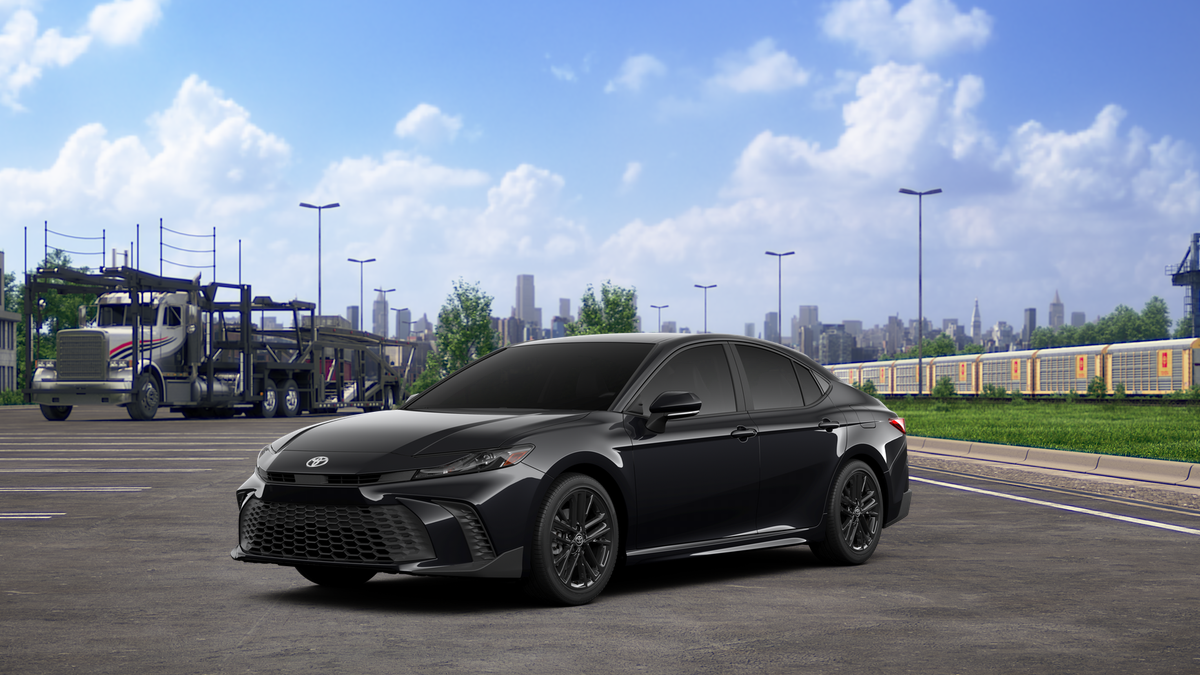2026 Toyota Camry SE Hybrid's photo