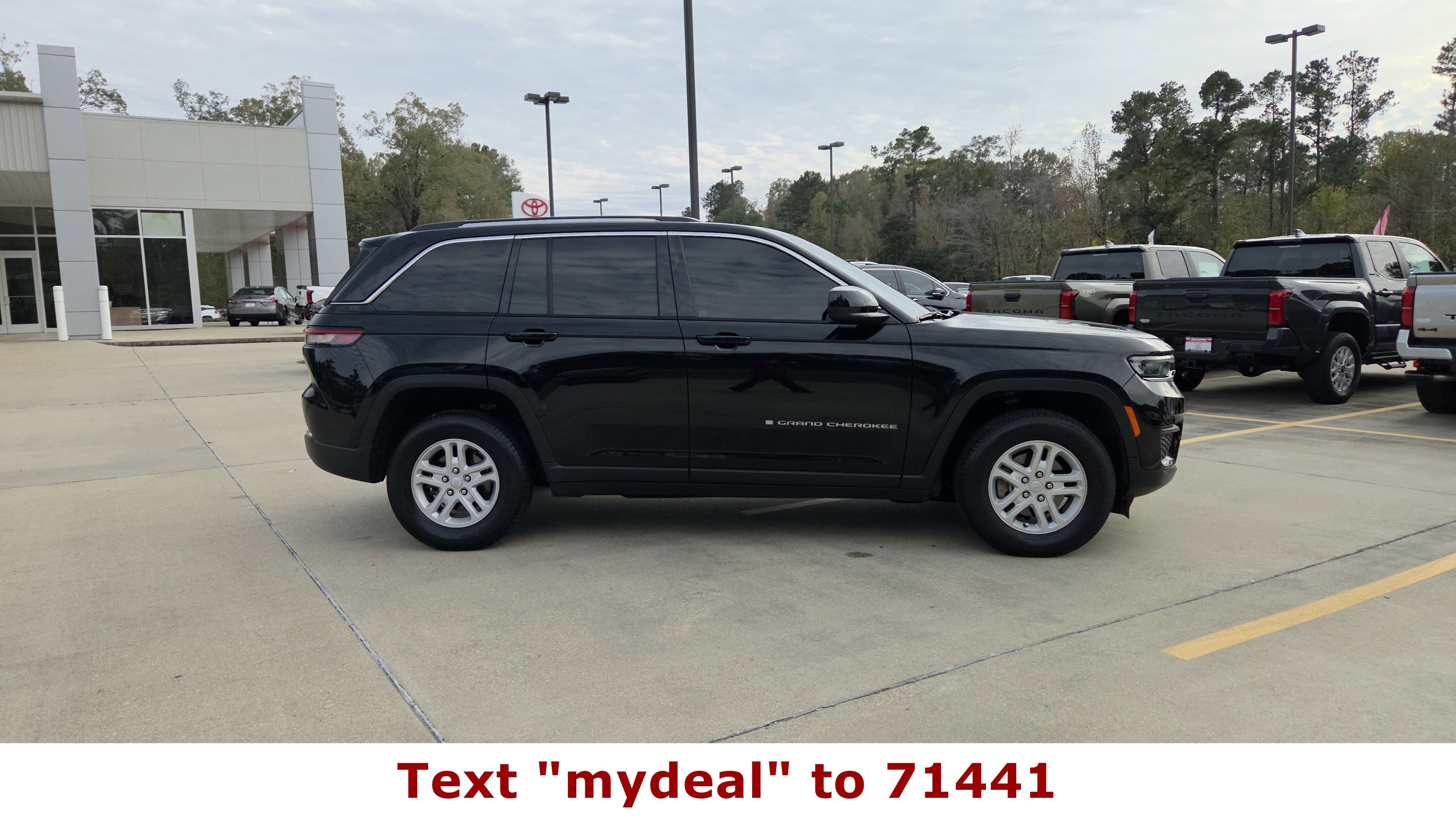 2023 Jeep Grand Cherokee Laredo