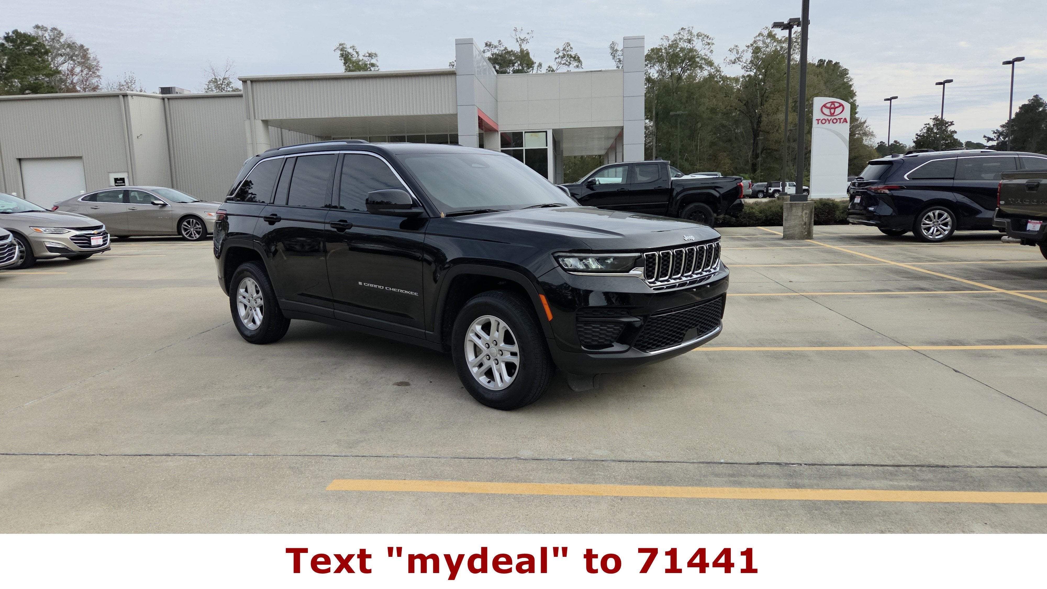 2023 Jeep Grand Cherokee Laredo