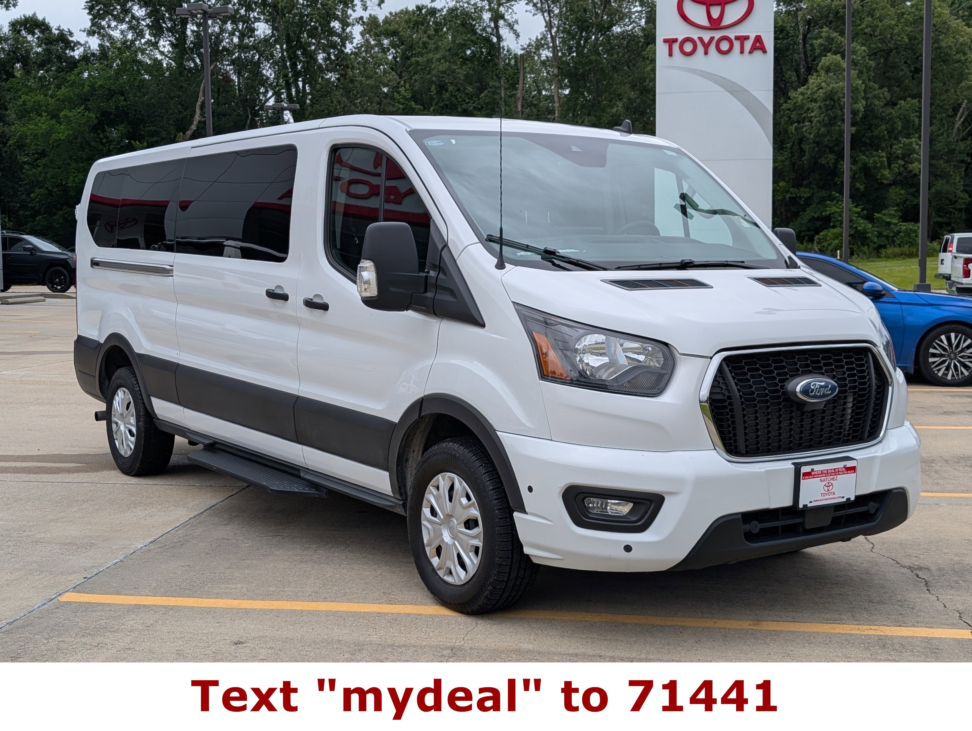 2025 Ford Transit Passenger Wagon XLT