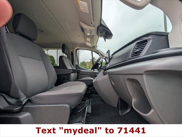2025 Ford Transit Passenger Wagon XLT