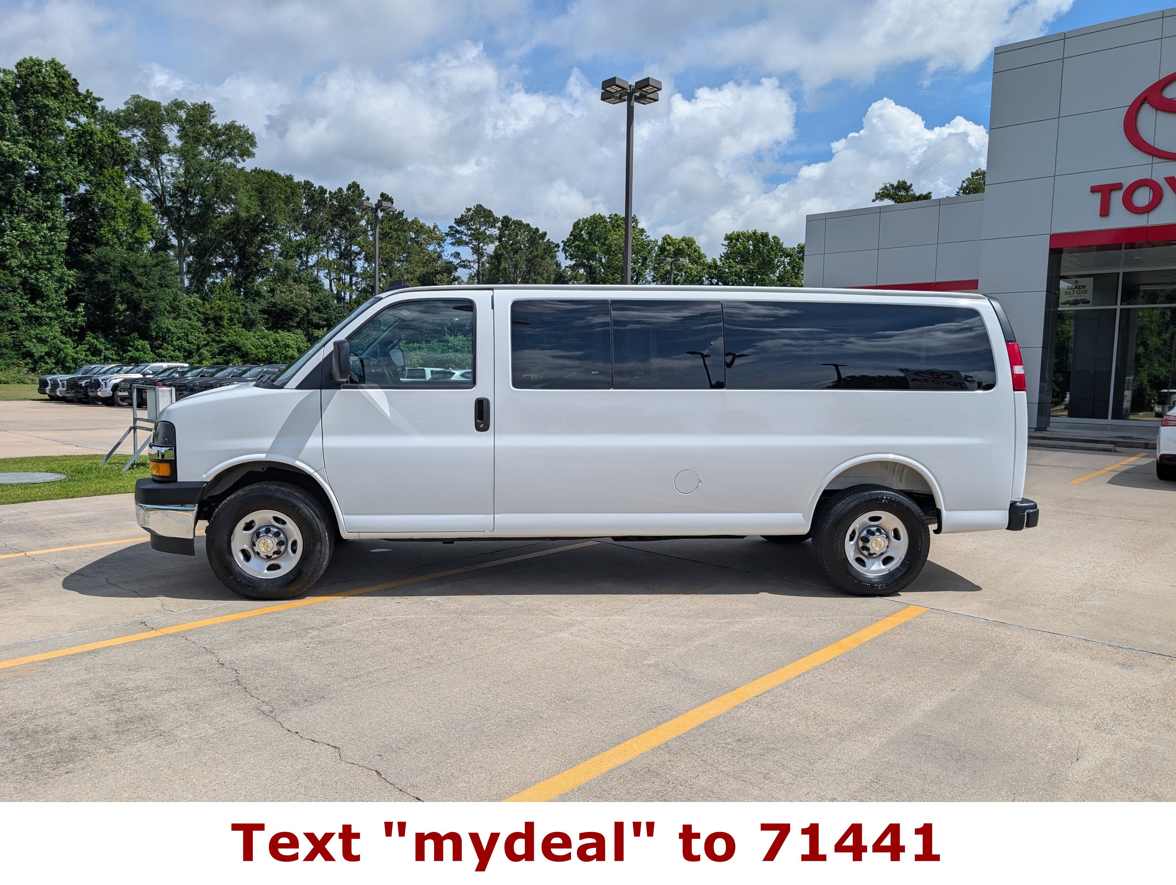 2025 Chevrolet Express Passenger LT