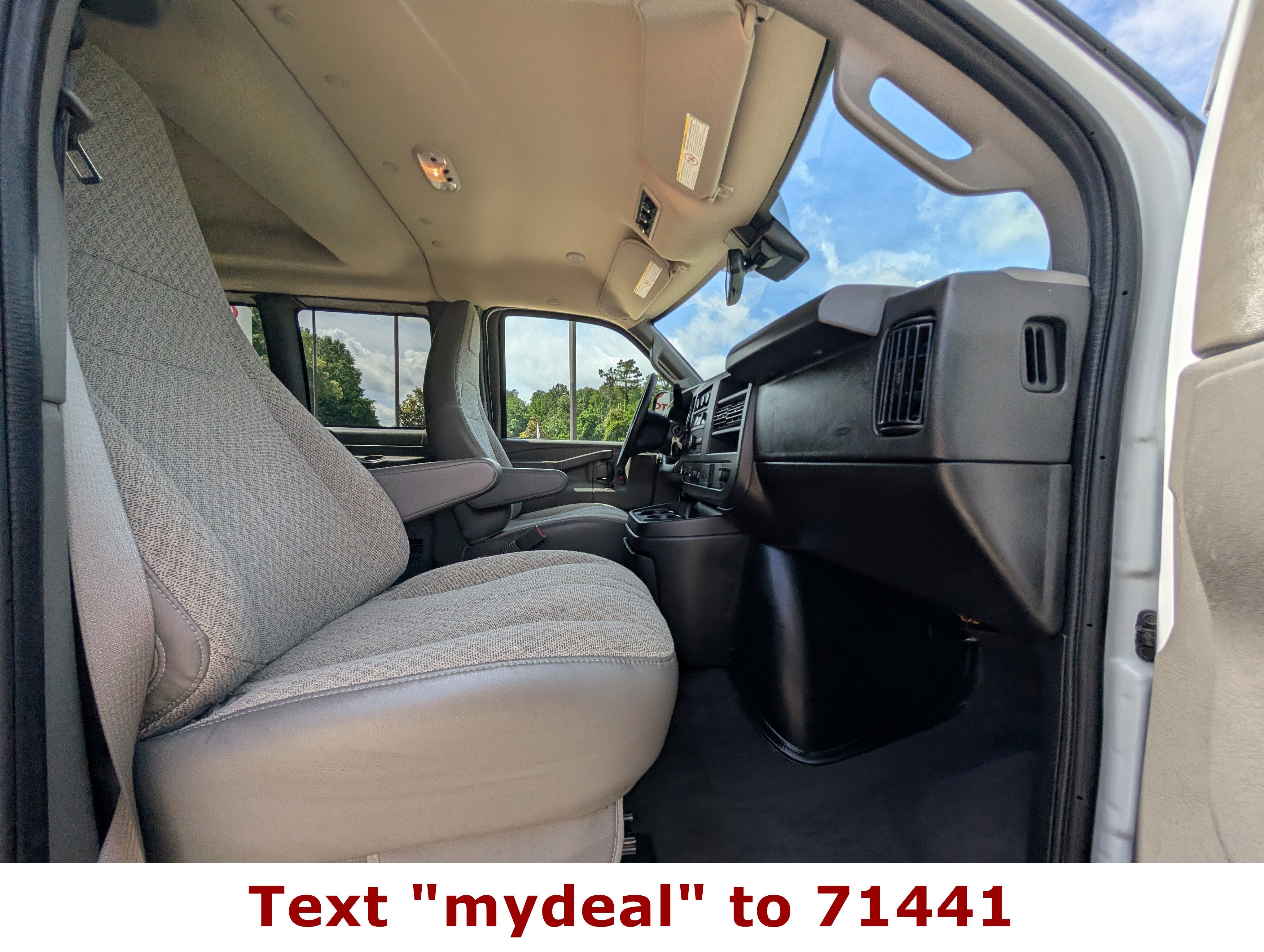 2025 Chevrolet Express Passenger LT