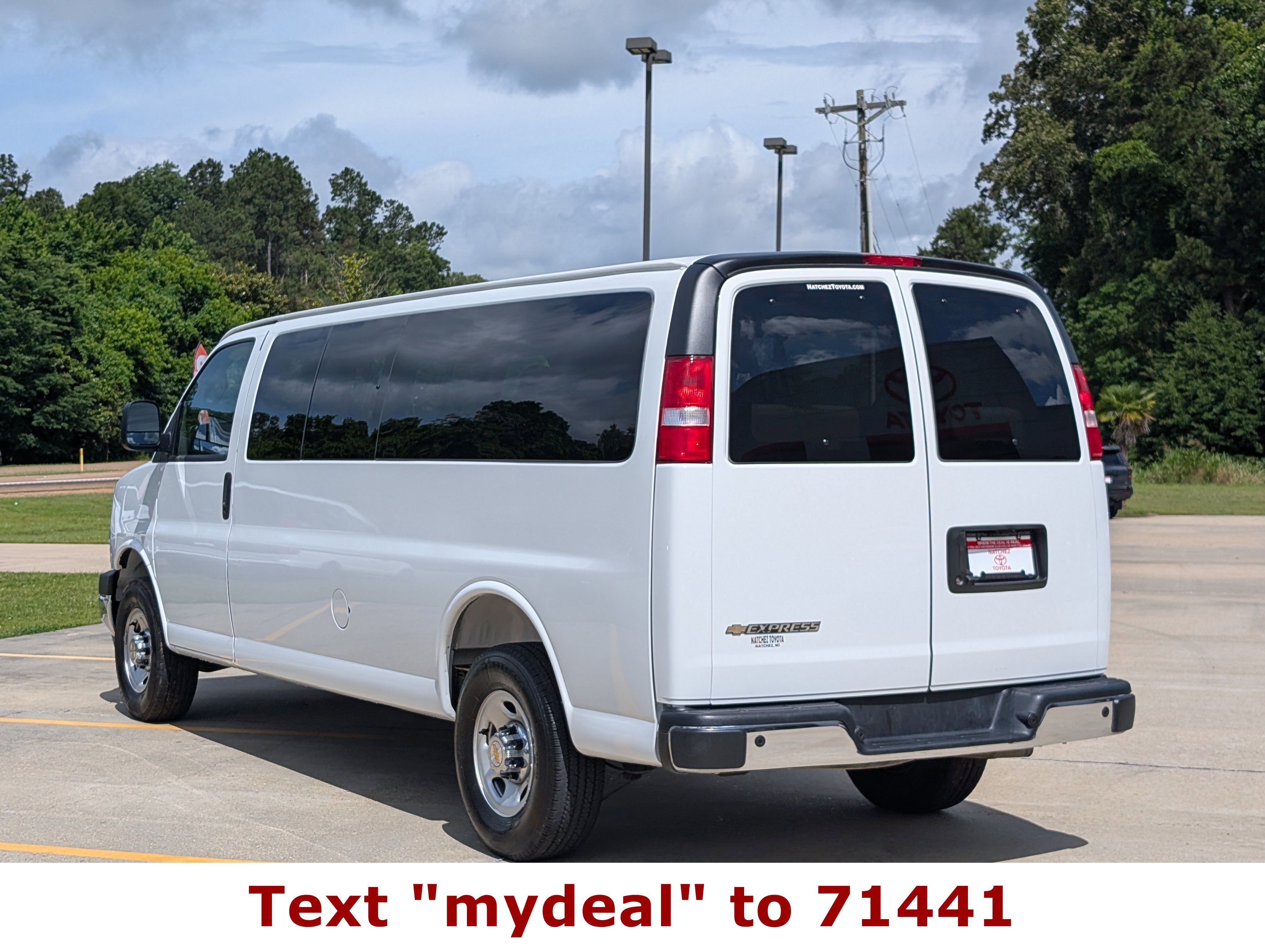 2025 Chevrolet Express Passenger LT