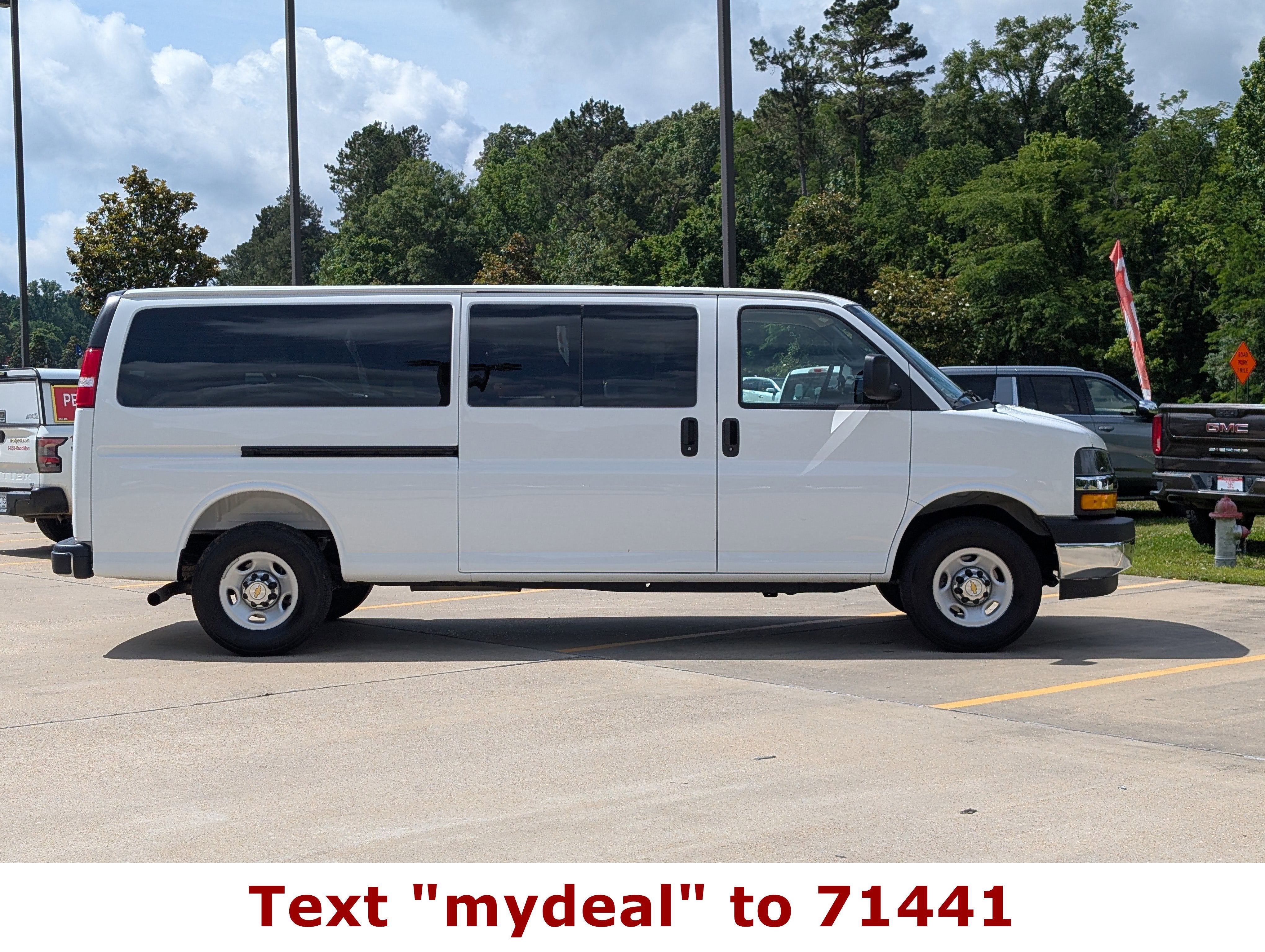 2025 Chevrolet Express Passenger LT