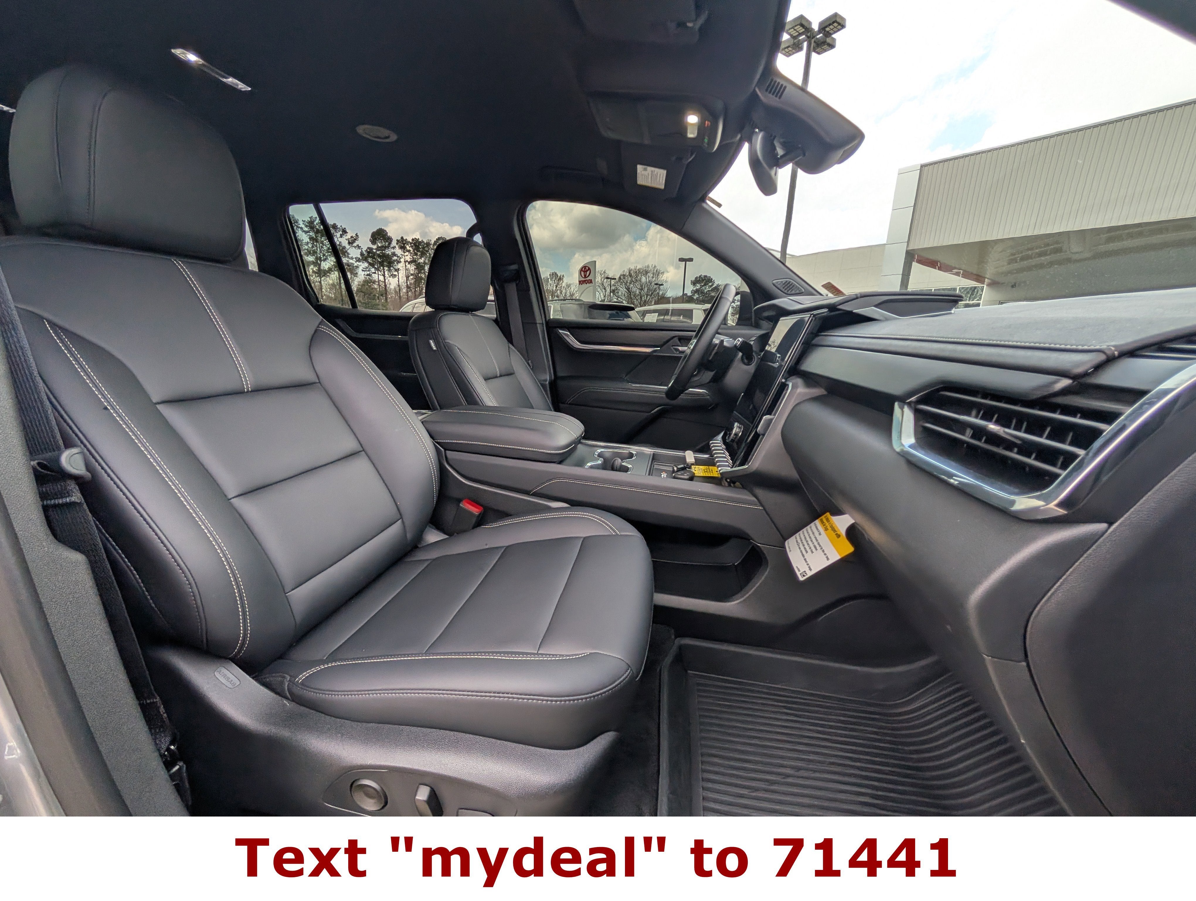 2025 GMC Acadia FWD Elevation