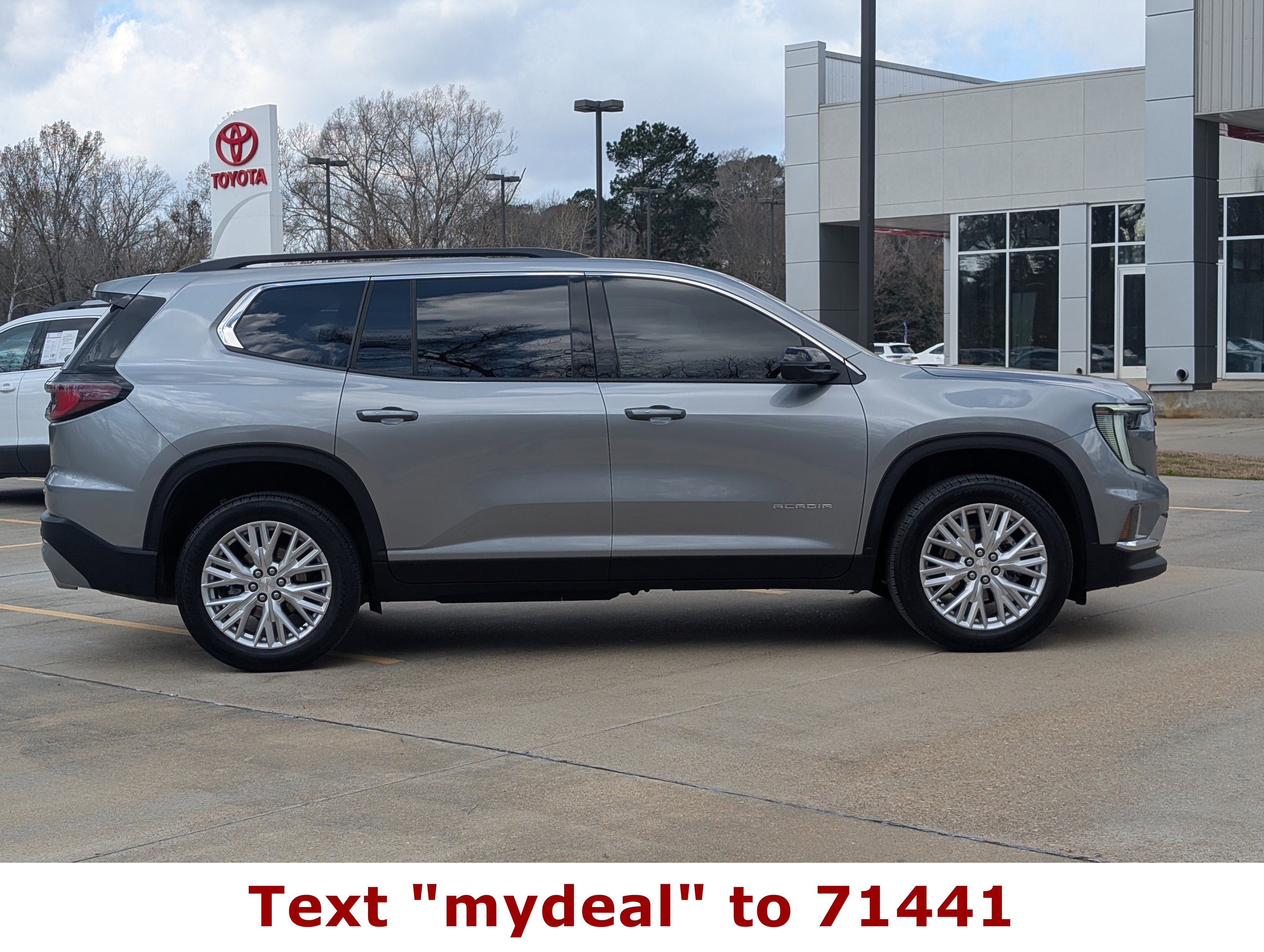 2025 GMC Acadia FWD Elevation