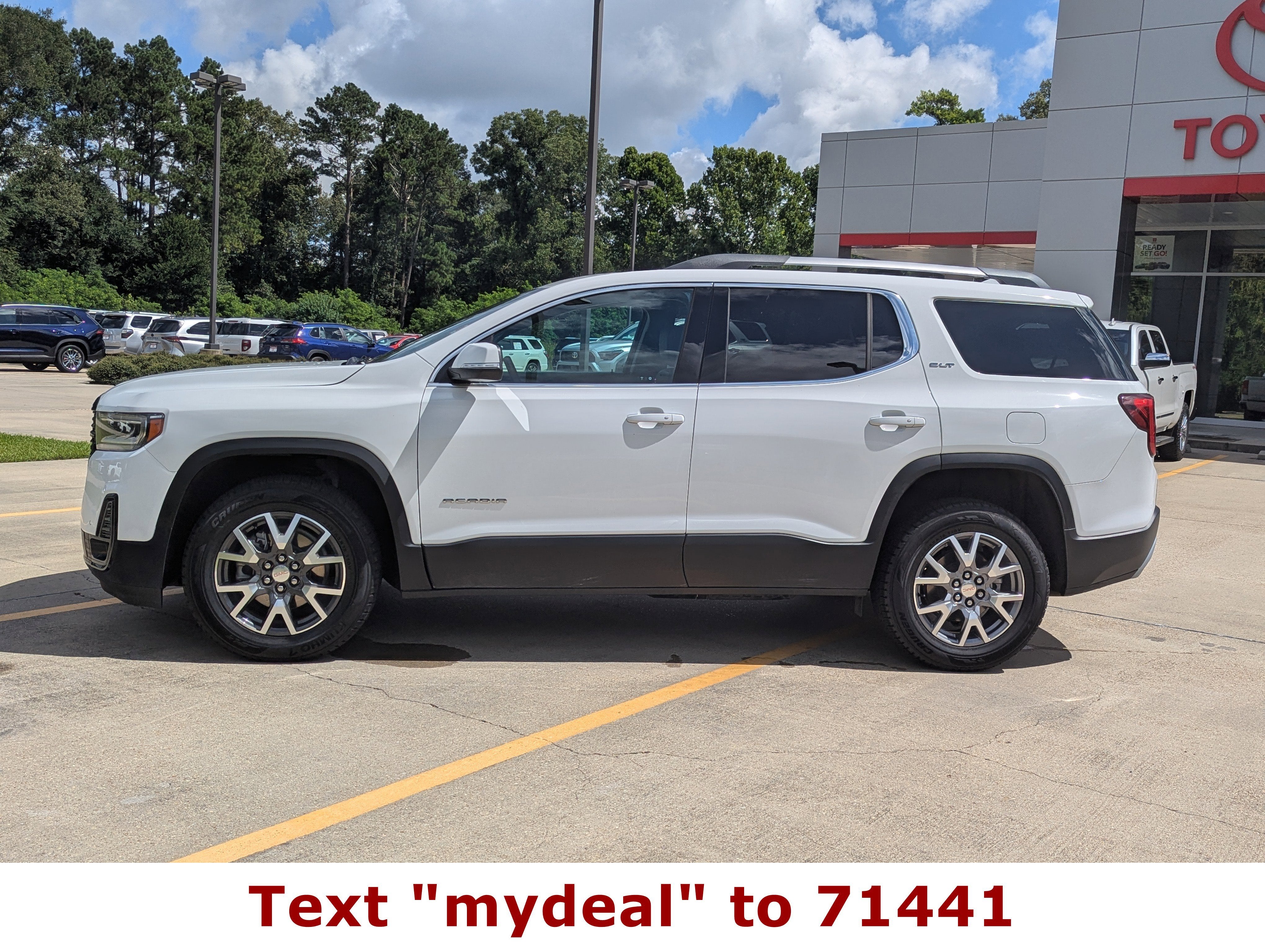 2023 GMC Acadia SLT