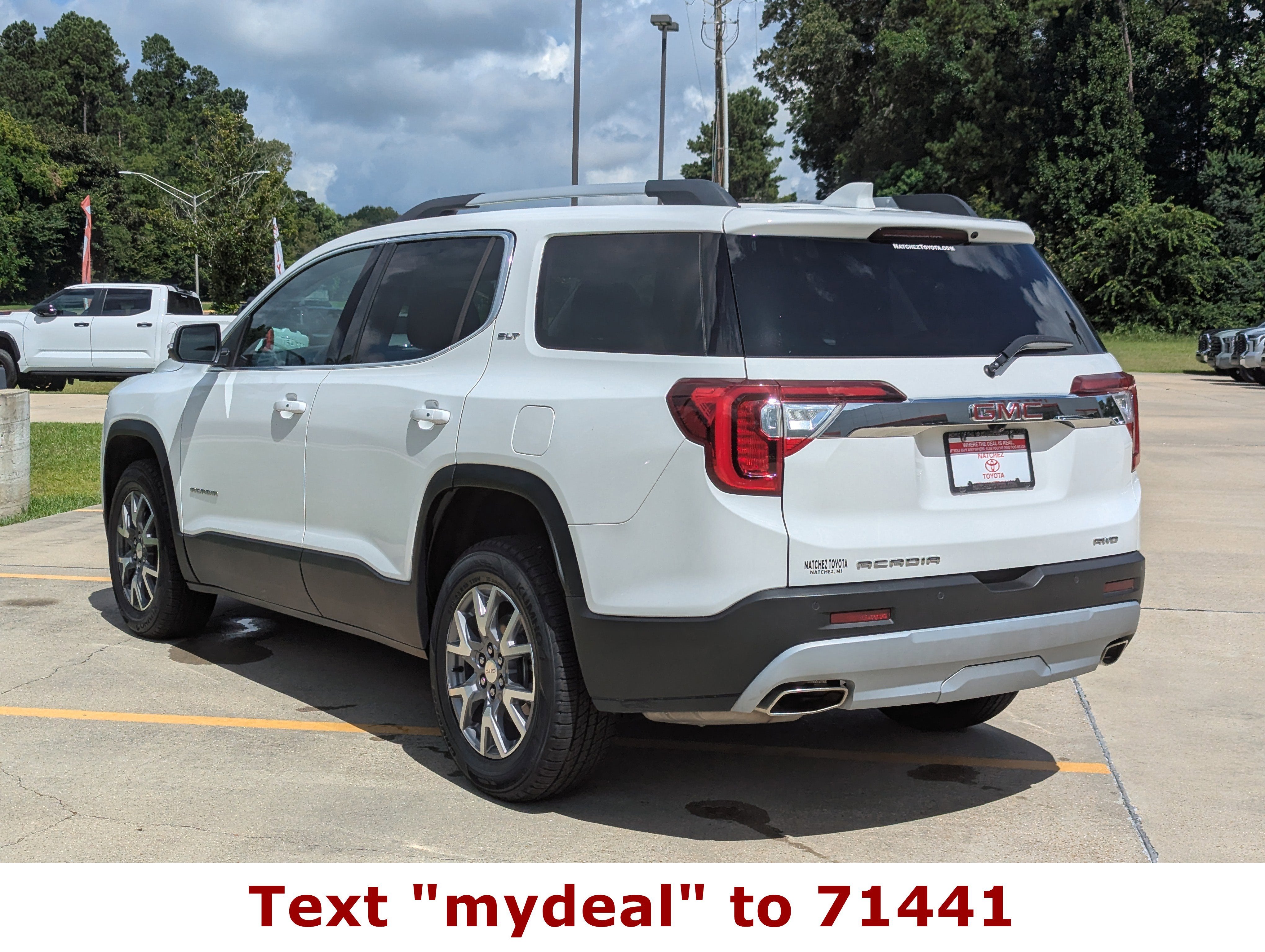 2023 GMC Acadia SLT
