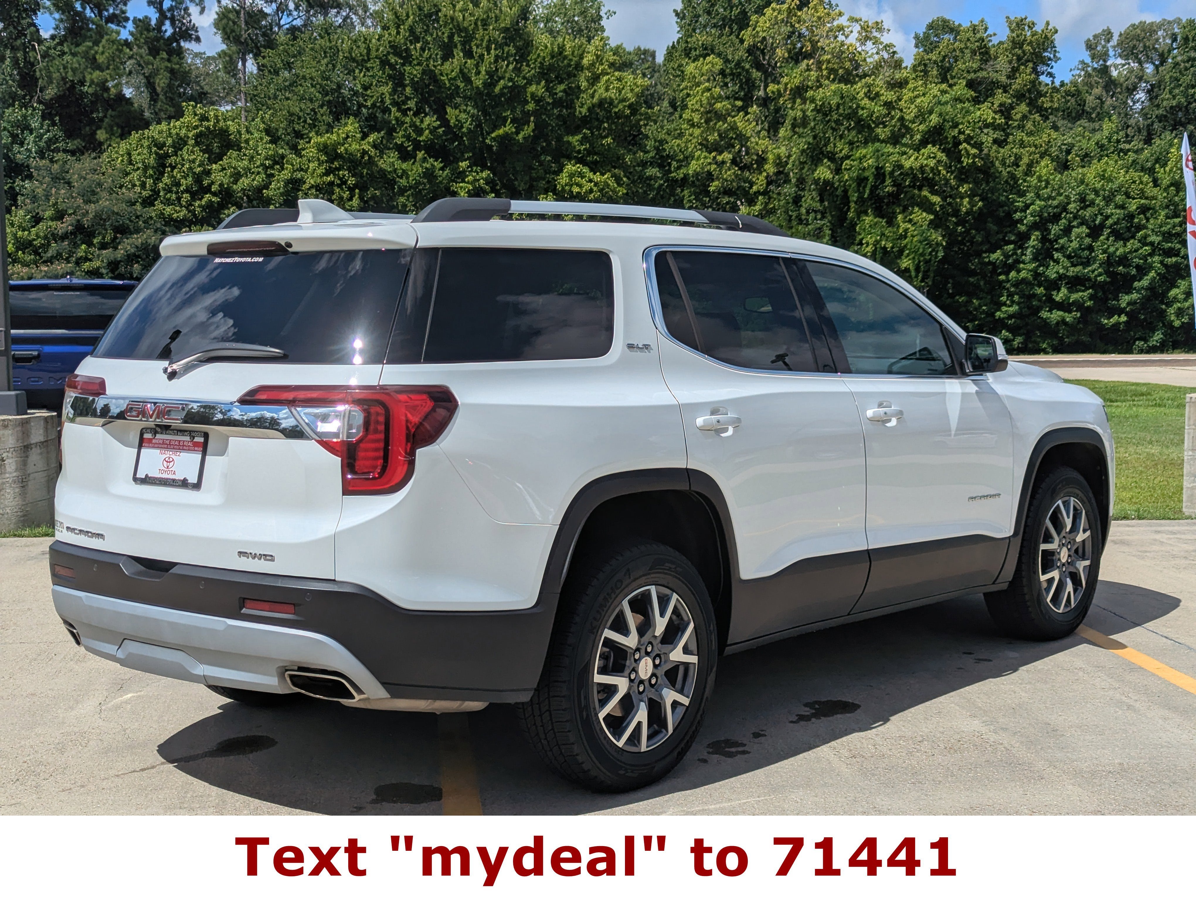 2023 GMC Acadia SLT