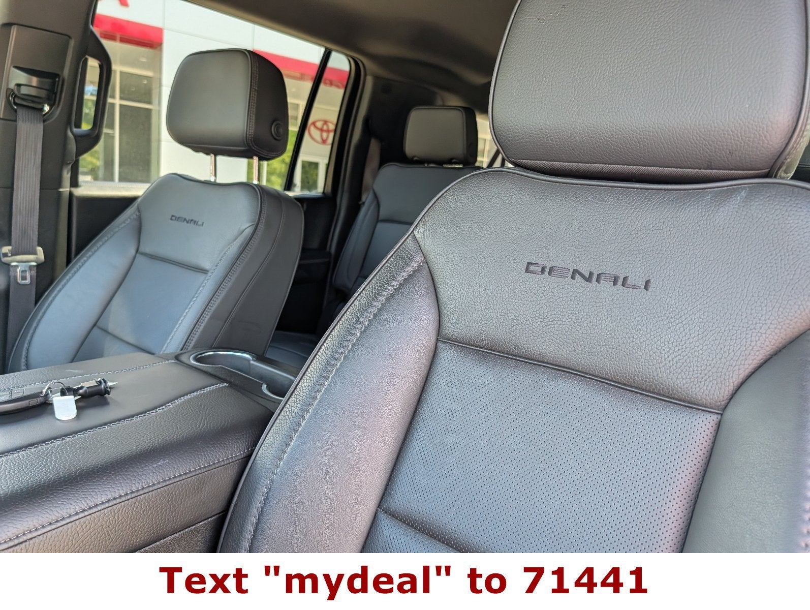 2025 GMC Yukon XL Denali