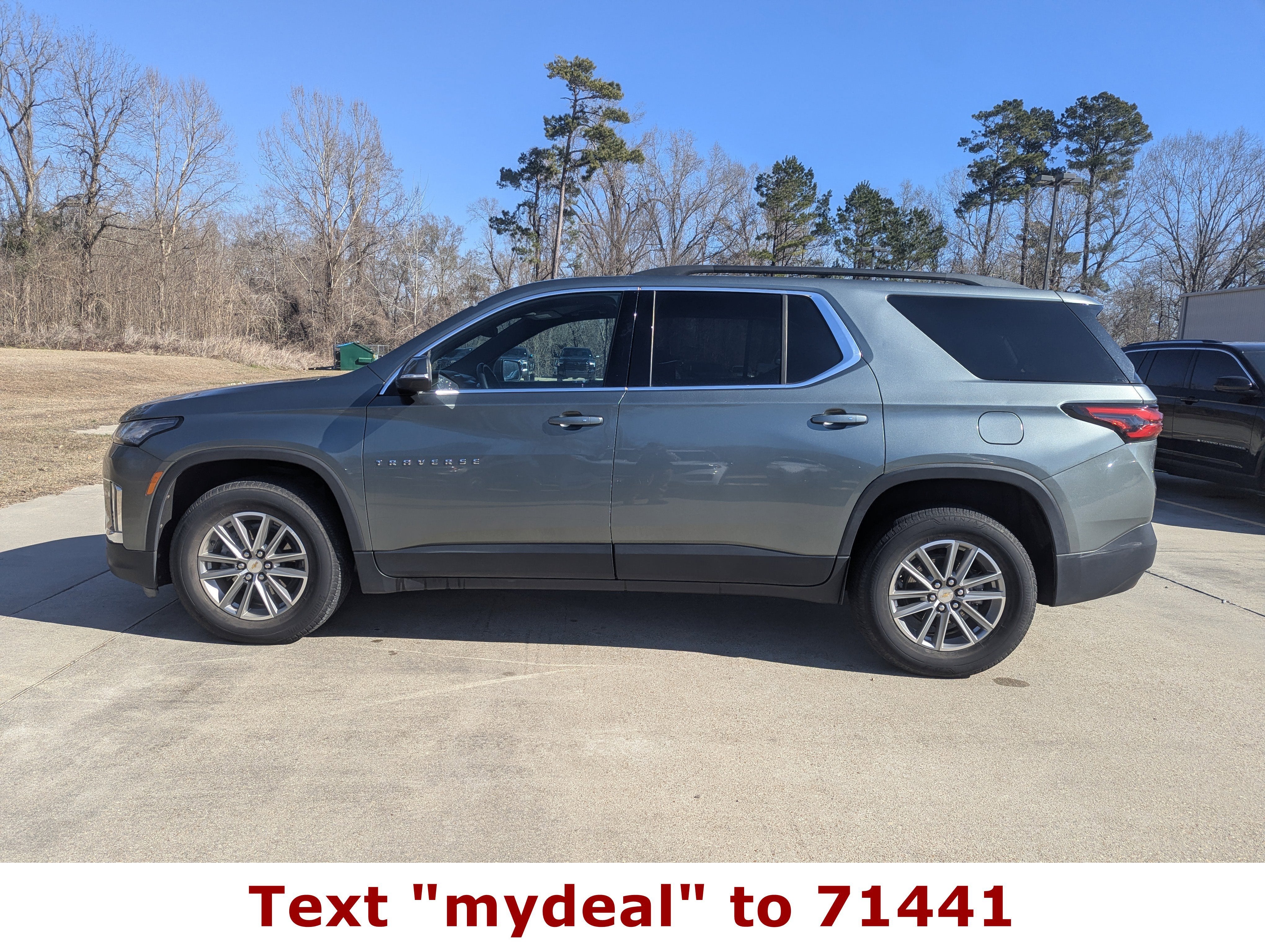 2023 Chevrolet Traverse LT Cloth