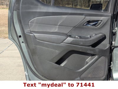 2023 Chevrolet Traverse LT Cloth