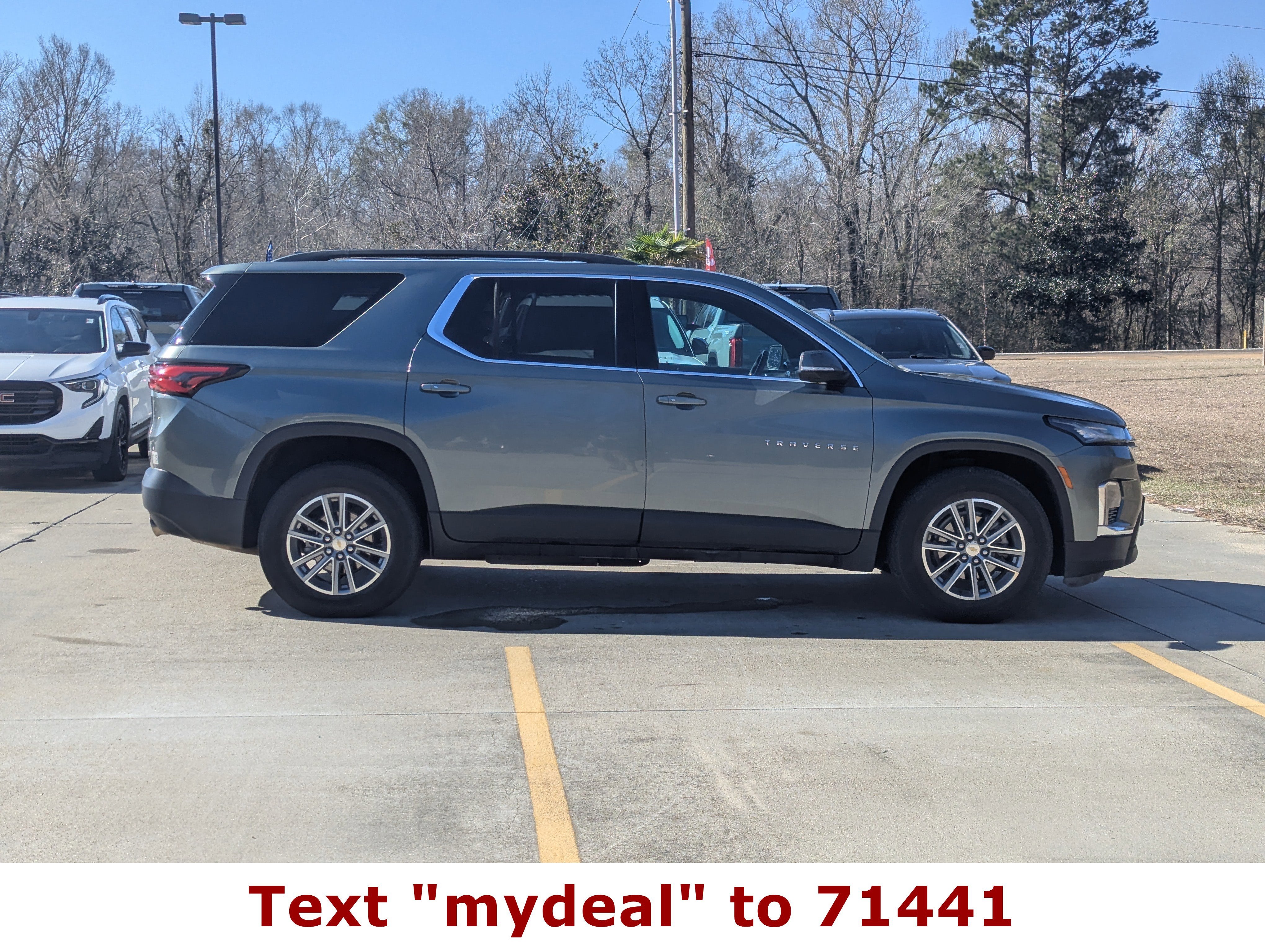 2023 Chevrolet Traverse LT Cloth