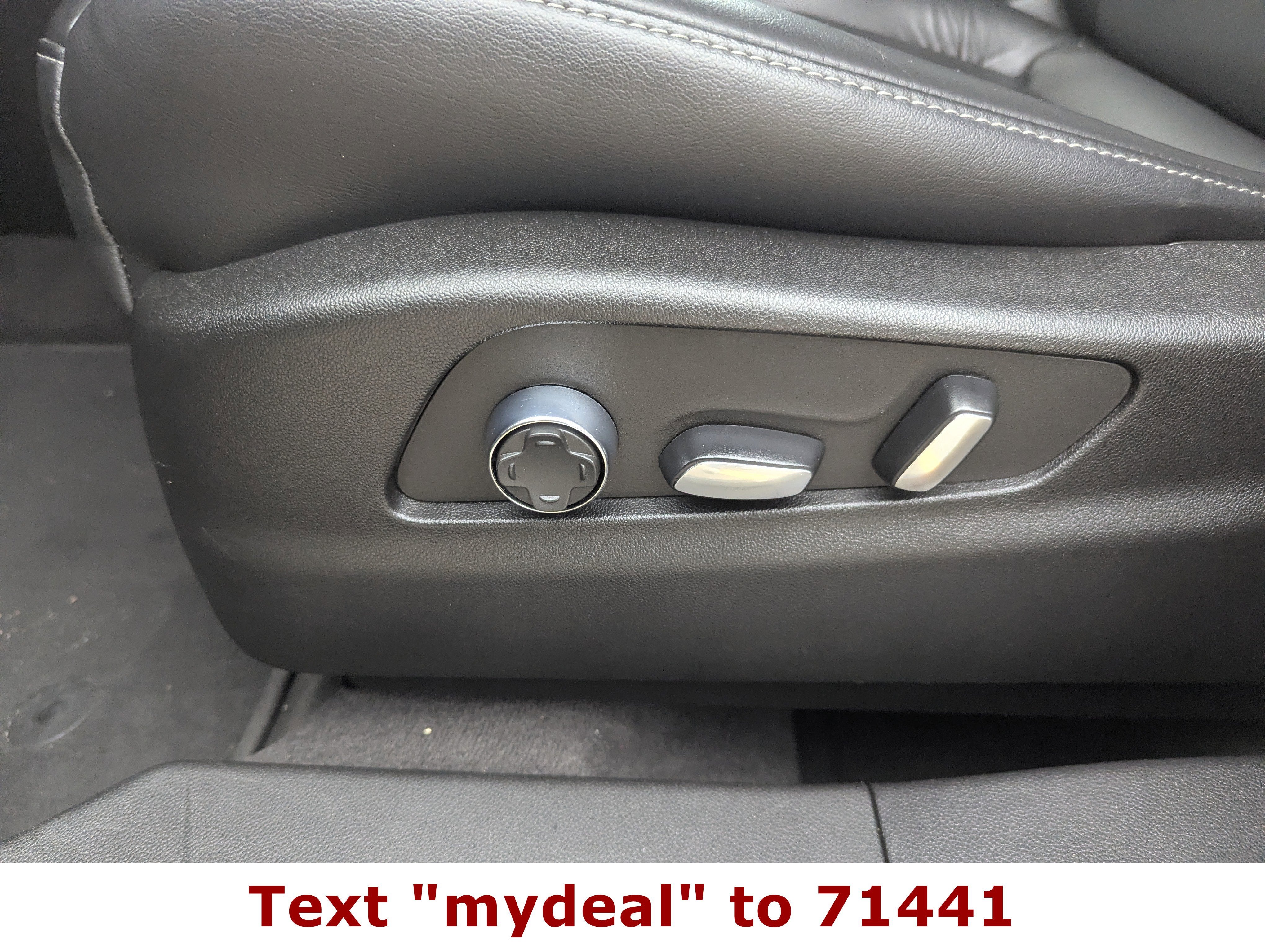 2024 Cadillac XT4 AWD Premium Luxury