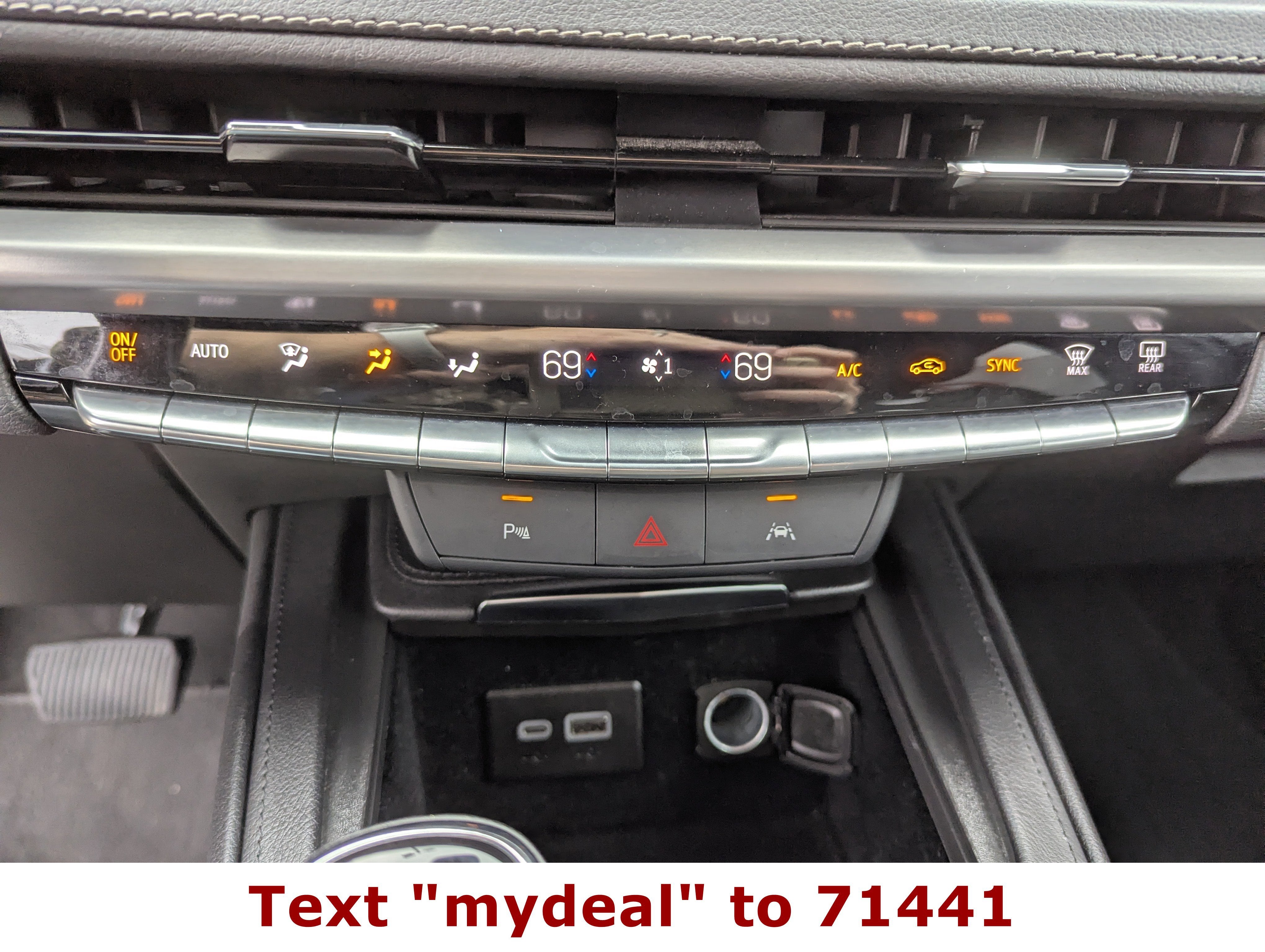 2024 Cadillac XT4 AWD Premium Luxury