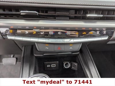 2024 Cadillac XT4 AWD Premium Luxury