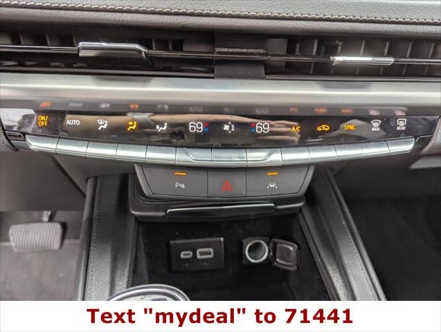 2024 Cadillac XT4 AWD Premium Luxury