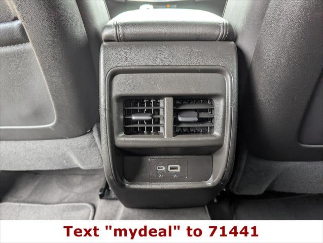 2024 Cadillac XT4 AWD Premium Luxury