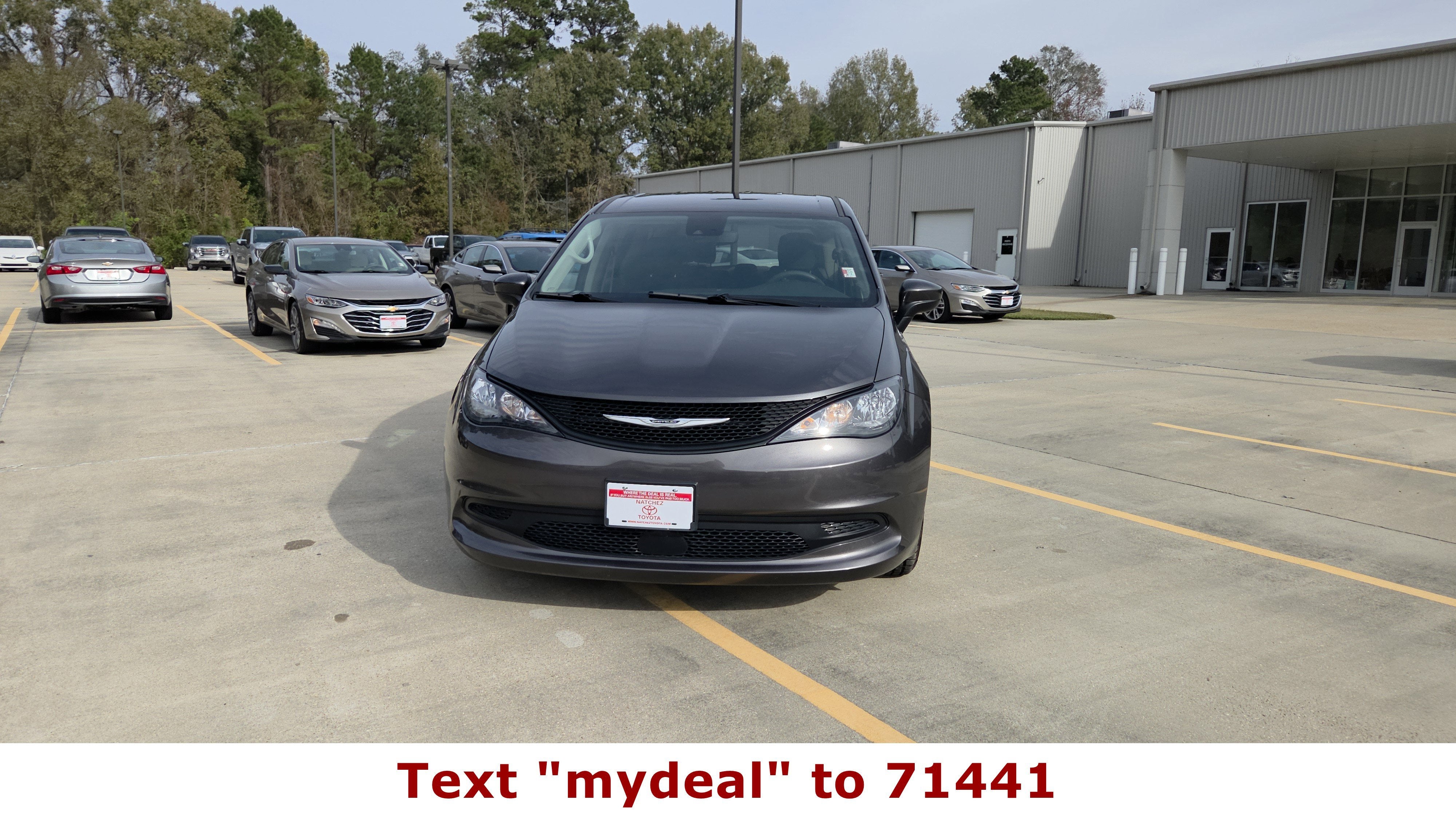 2023 Chrysler Voyager LX