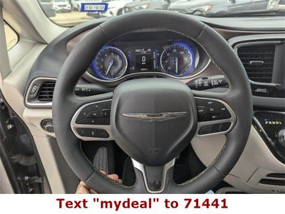 2023 Chrysler Voyager LX