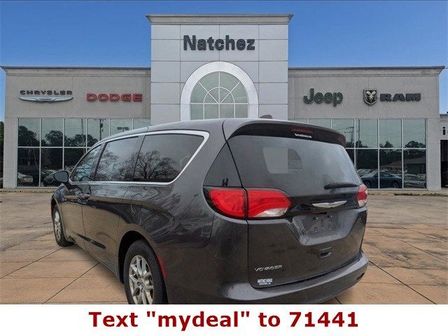 2023 Chrysler Voyager LX