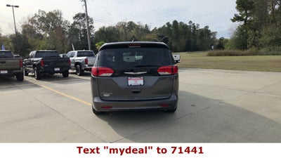 2023 Chrysler Voyager LX