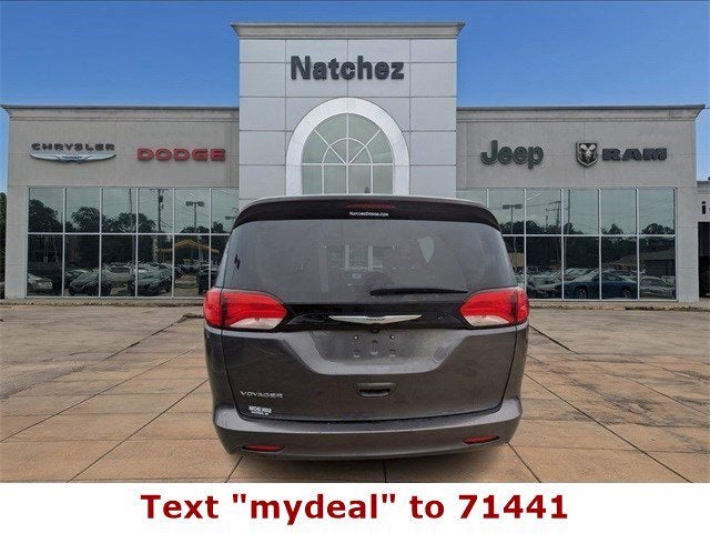 2023 Chrysler Voyager LX