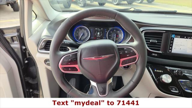 2023 Chrysler Voyager LX