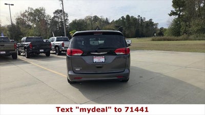 2023 Chrysler Voyager LX