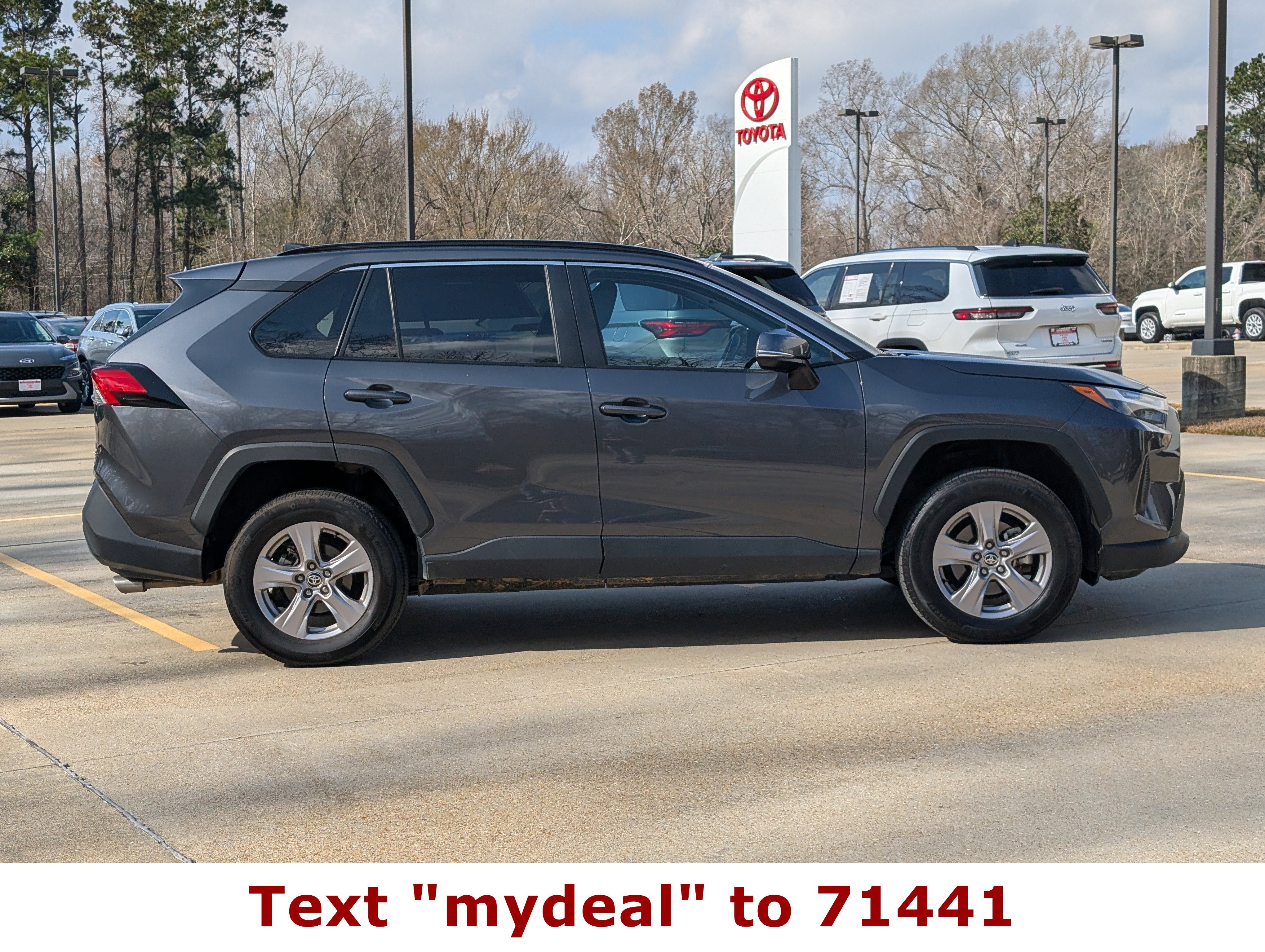 2025 Toyota RAV4 XLE