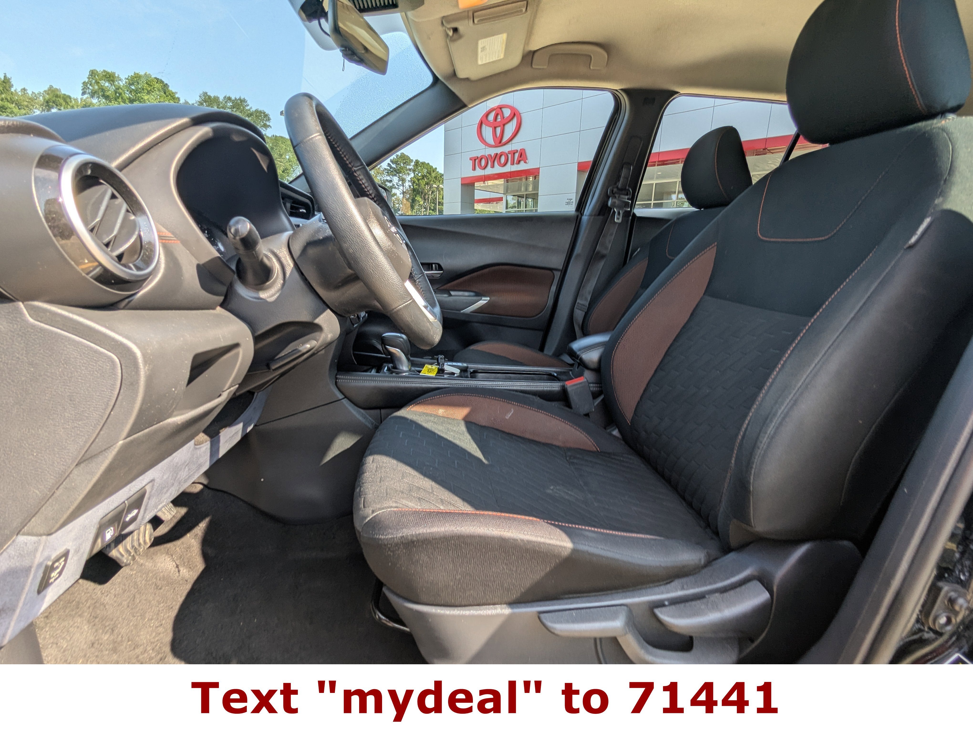 2022 Nissan Kicks SR