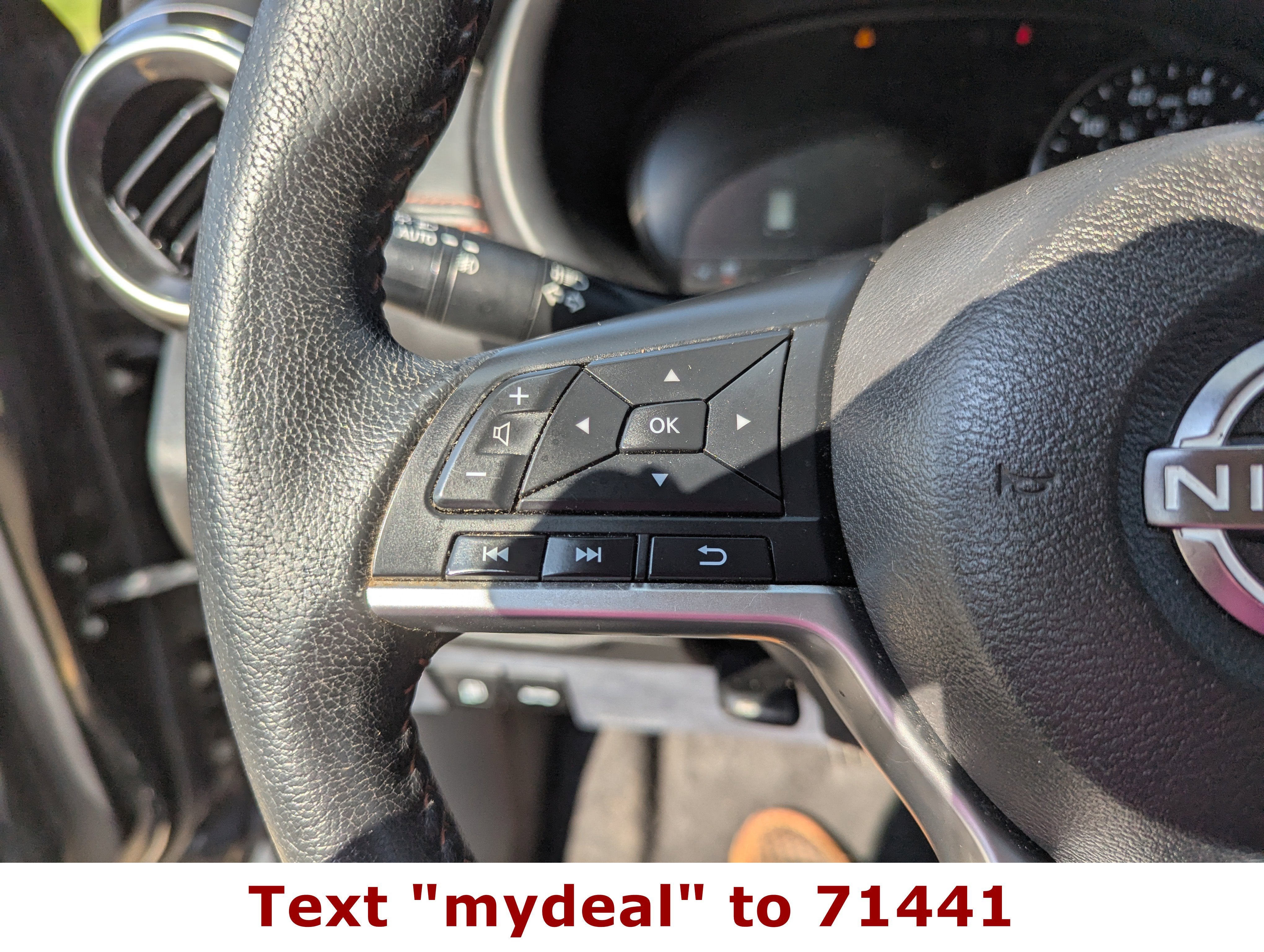 2022 Nissan Kicks SR