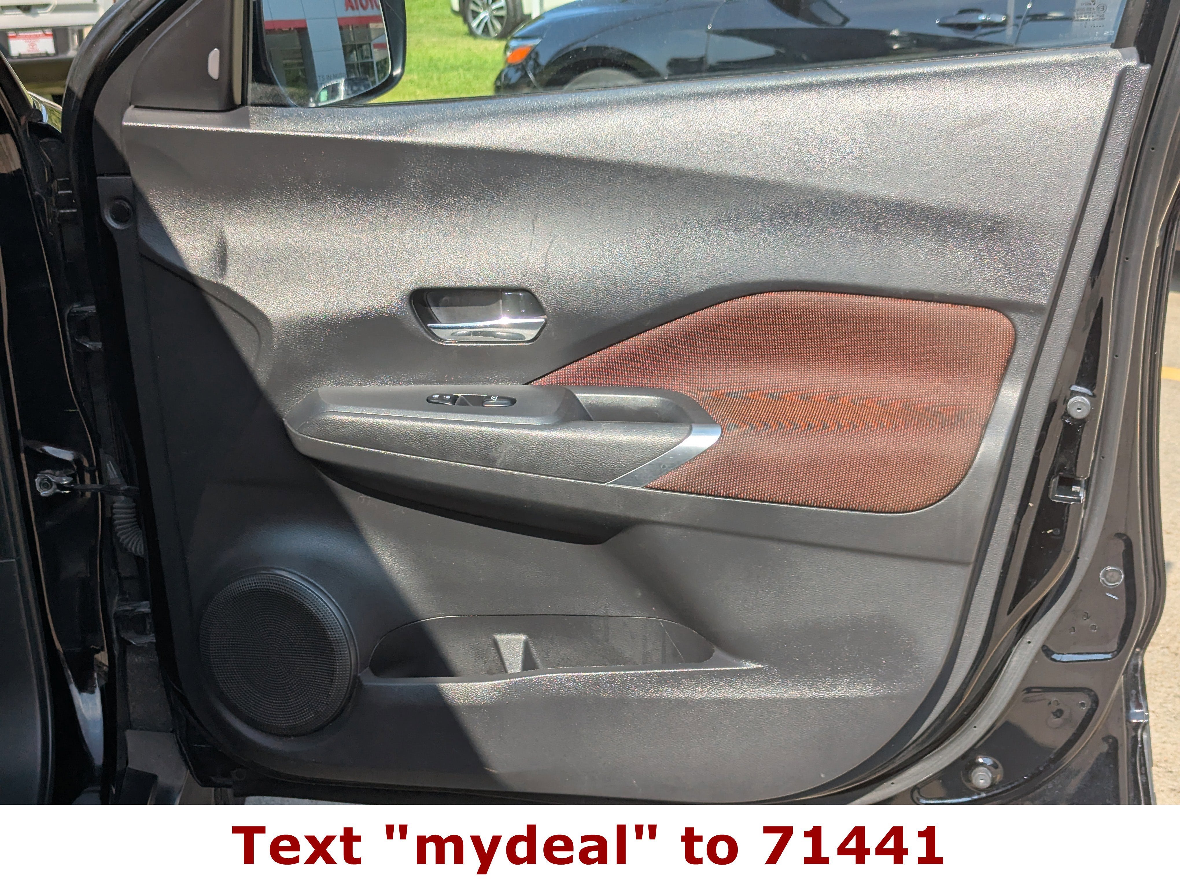 2022 Nissan Kicks SR