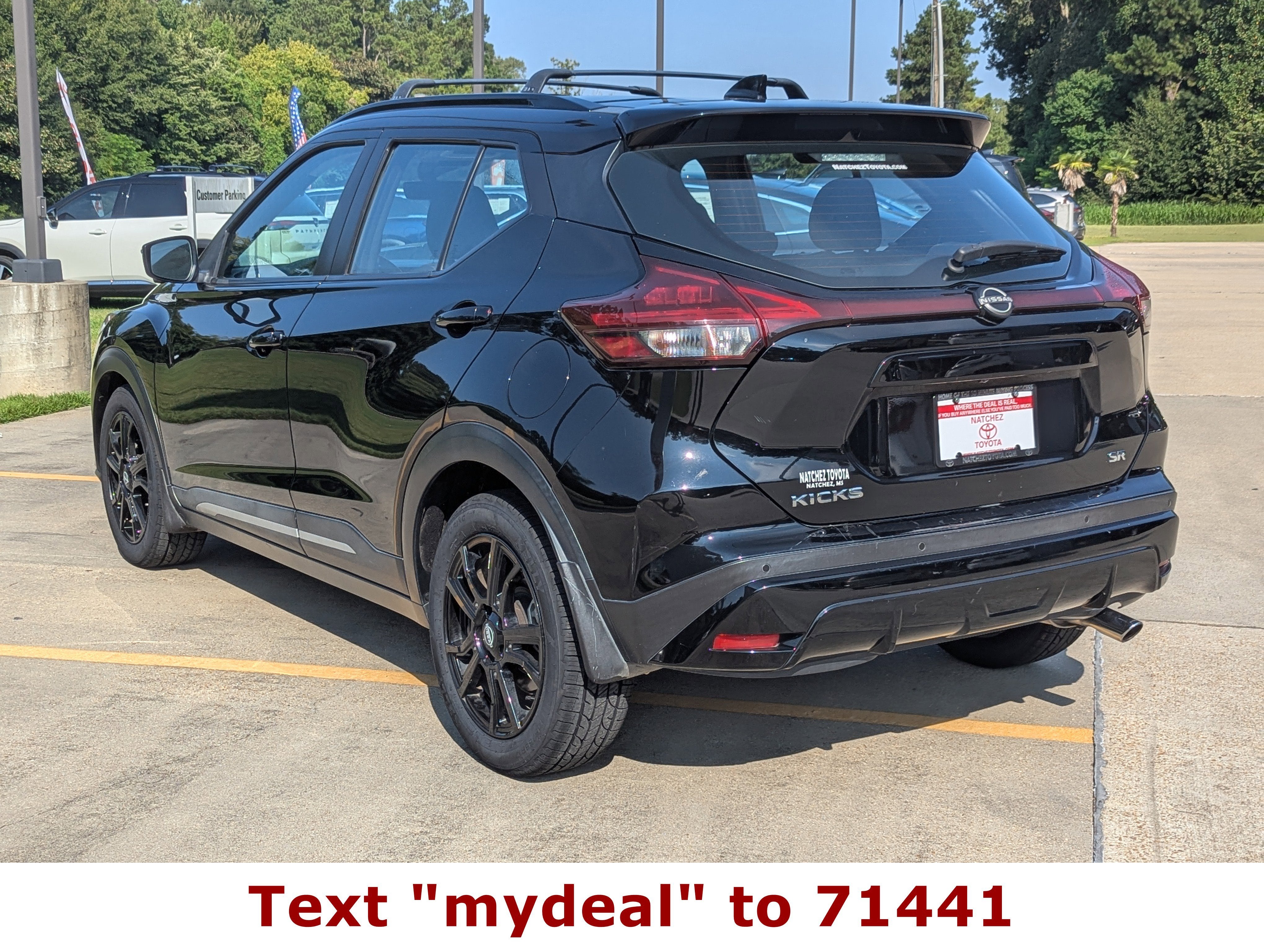 2022 Nissan Kicks SR