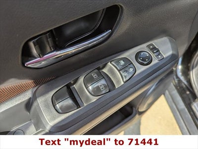 2022 Nissan Kicks SR