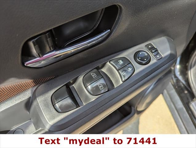 2022 Nissan Kicks SR