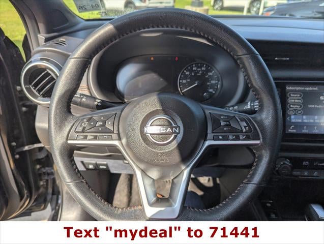 2022 Nissan Kicks SR