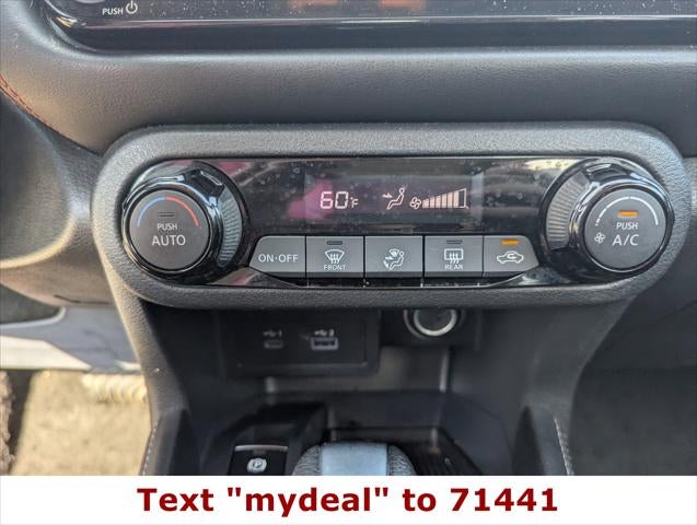 2022 Nissan Kicks SR