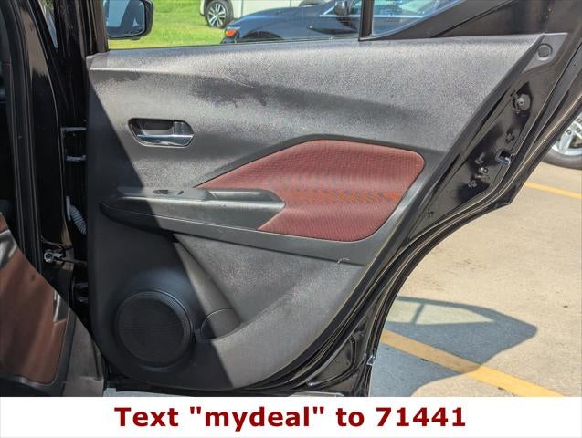 2022 Nissan Kicks SR