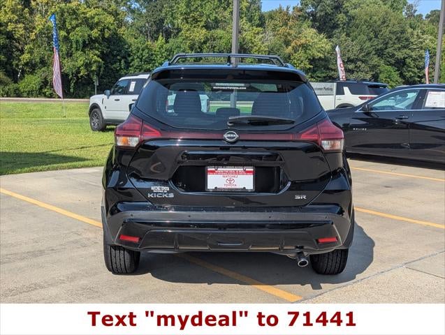 2022 Nissan Kicks SR