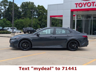 2025 Toyota Camry SE