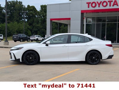 2025 Toyota Camry SE