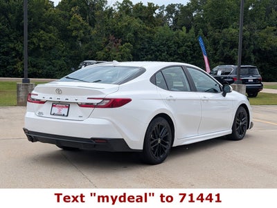 2025 Toyota Camry SE