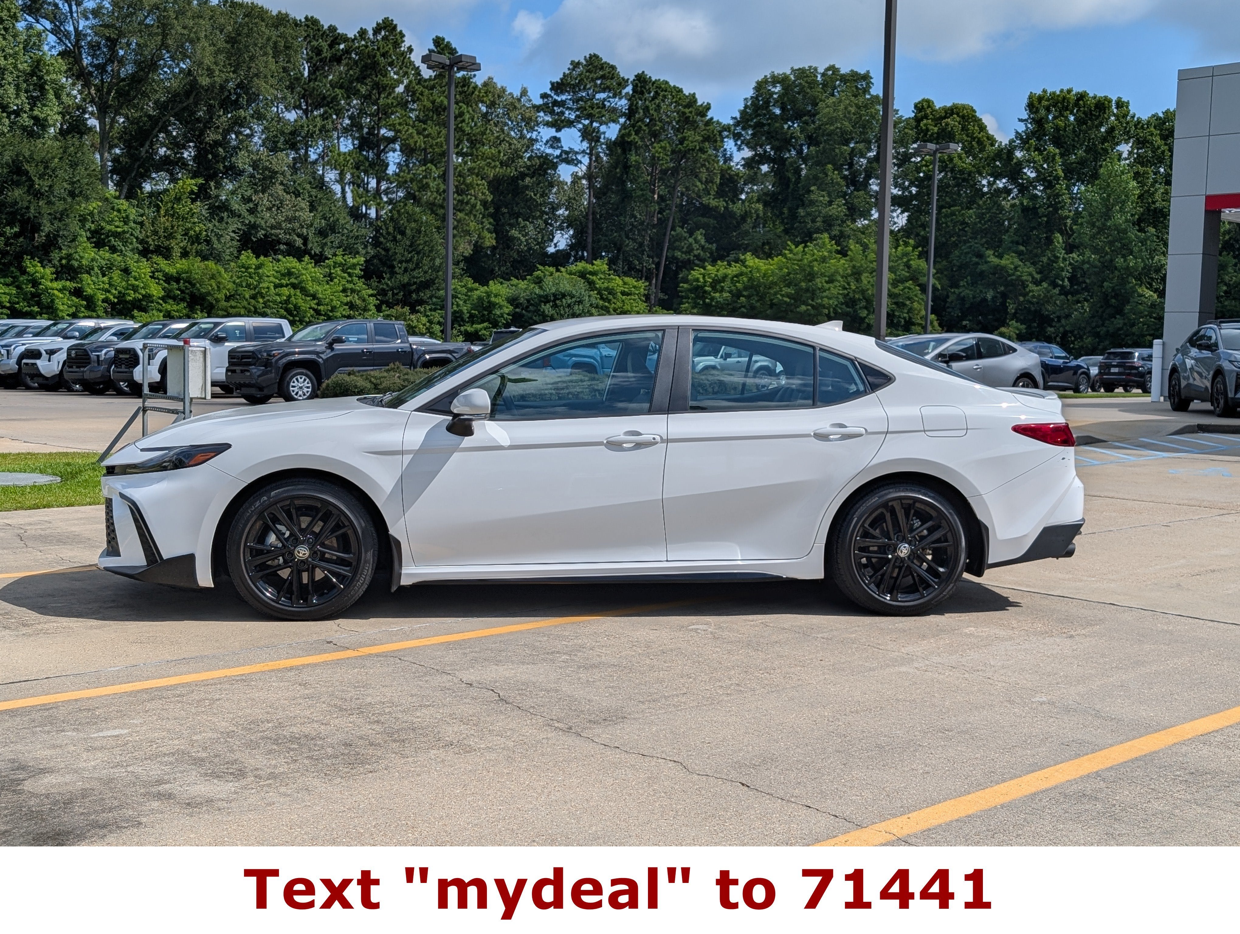 2025 Toyota Camry SE
