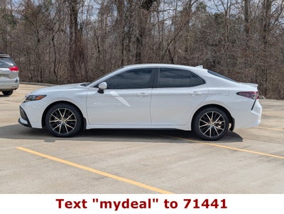 2024 Toyota Camry SE