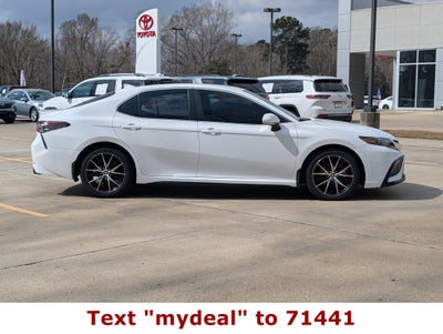 2024 Toyota Camry SE