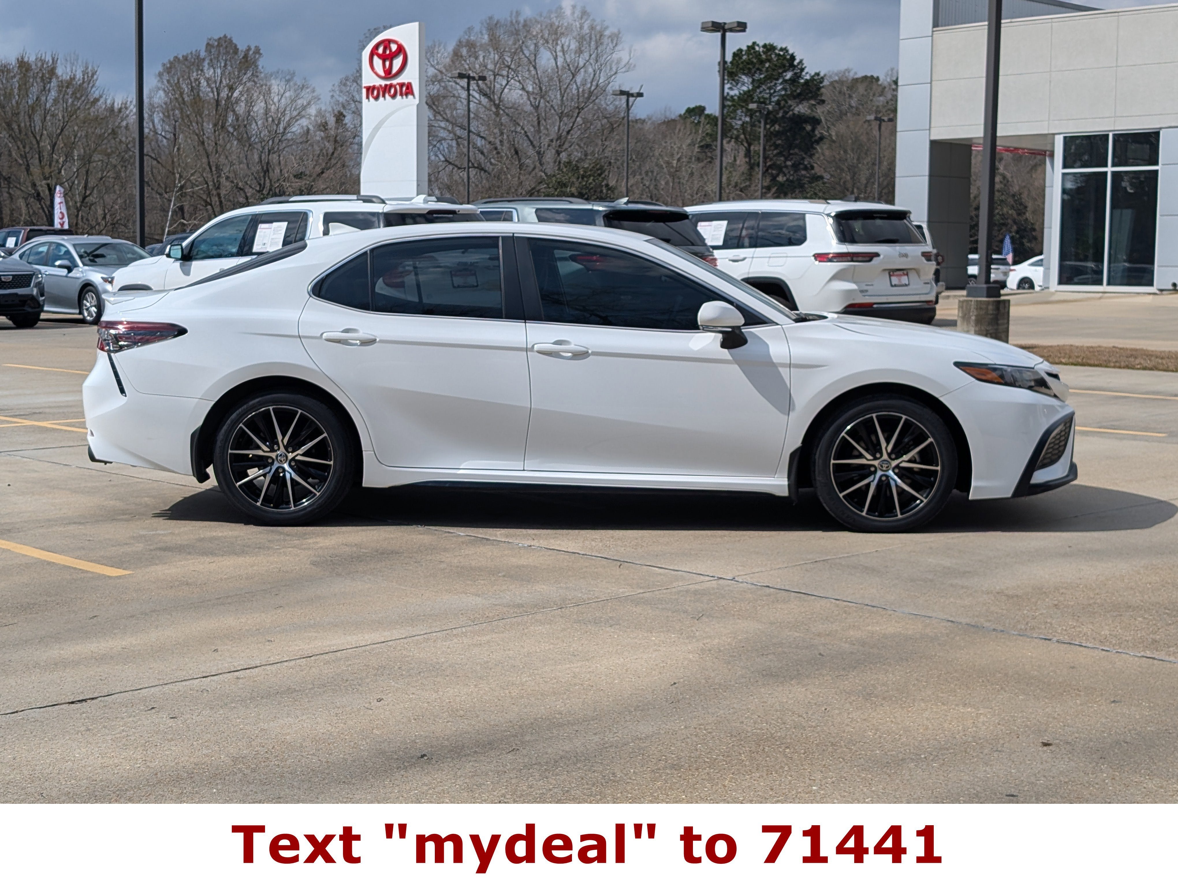 2024 Toyota Camry SE