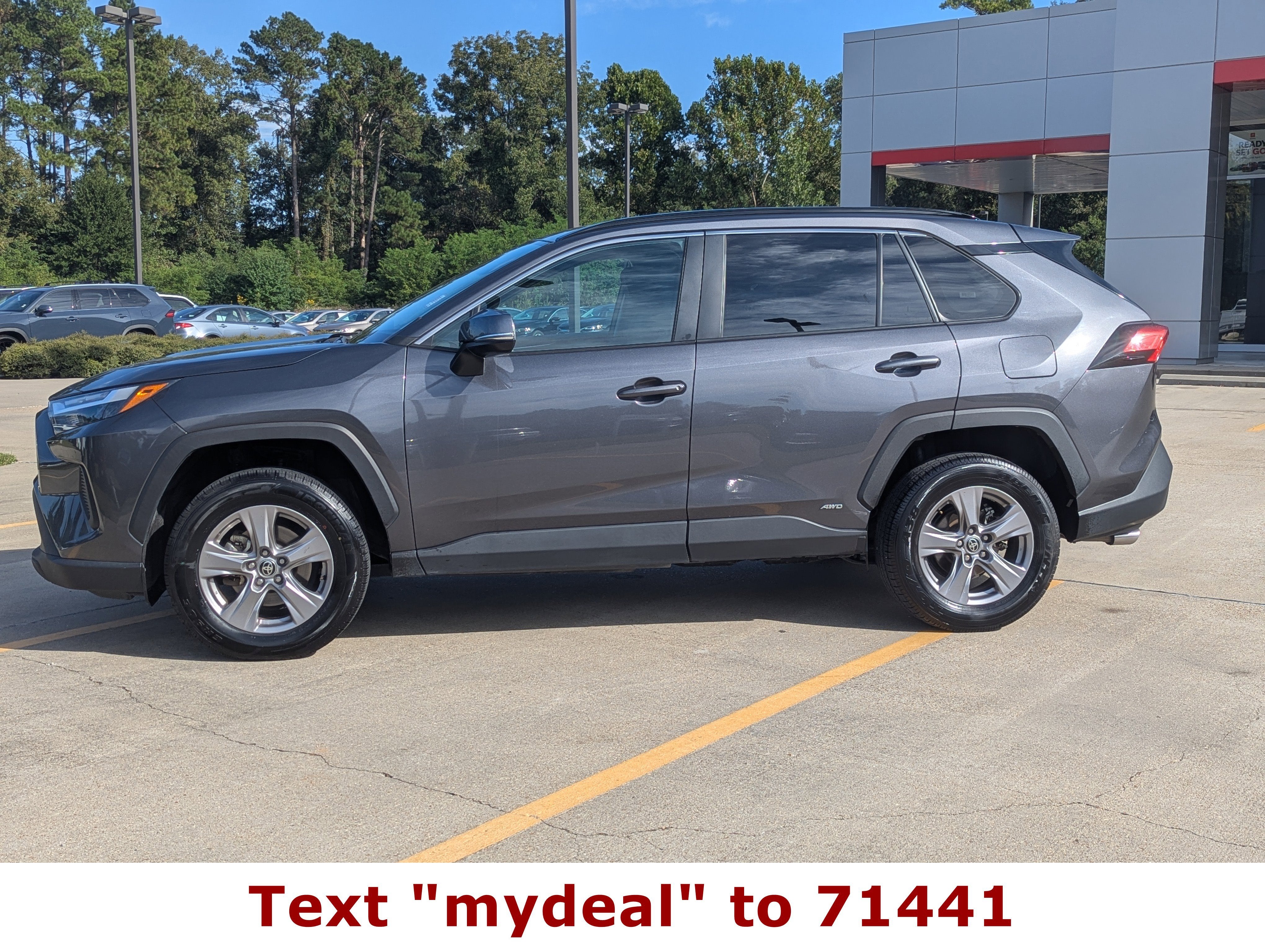2024 Toyota RAV4 Hybrid XLE