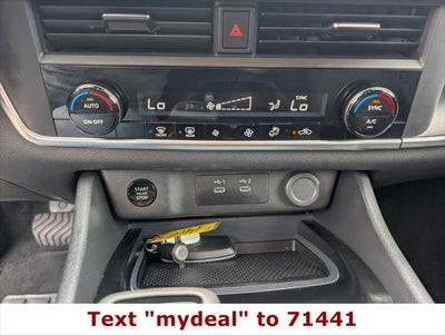 2025 Nissan Rogue SV